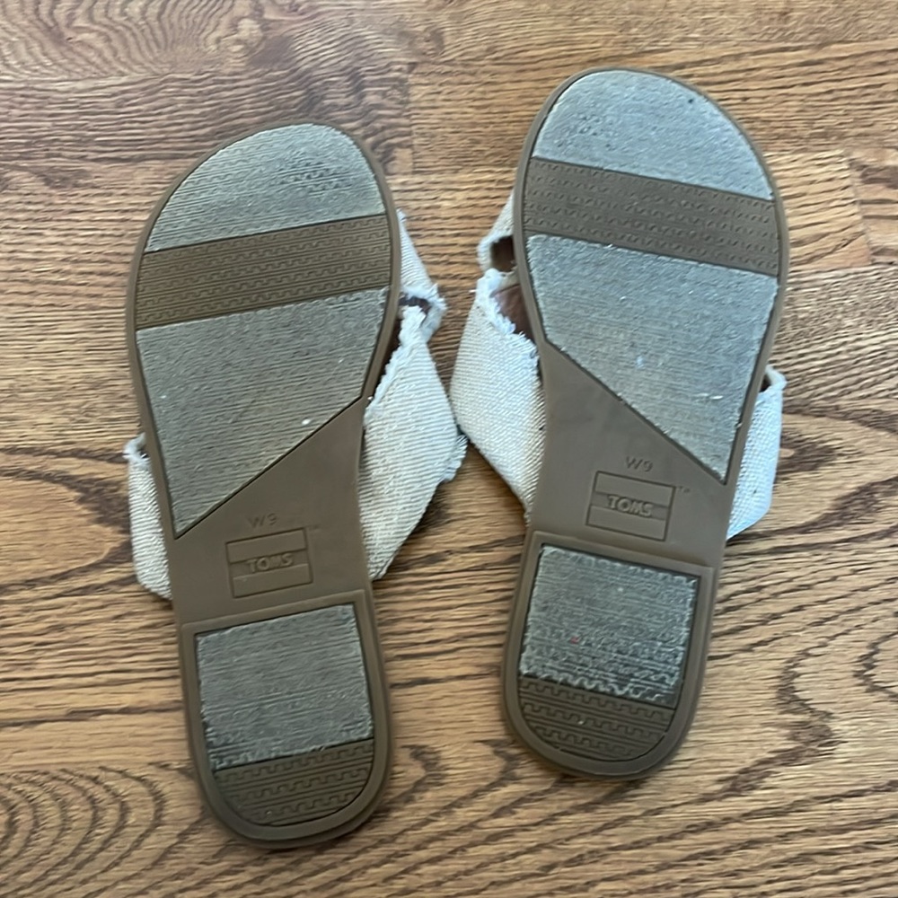 Tom’s Viv Natural Metallic Jute Sandals - Picture 3 of 6